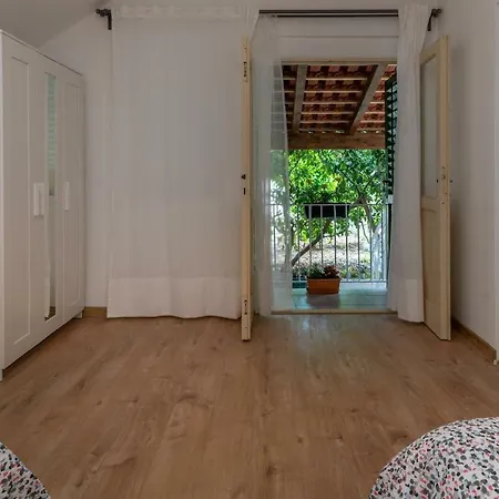 Kuca Za Odmor Polus *