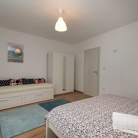 Kuca Za Odmor Polus Hébergement de vacances