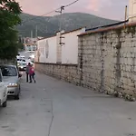 Kuca Za Odmor Polus بيت للعطل *